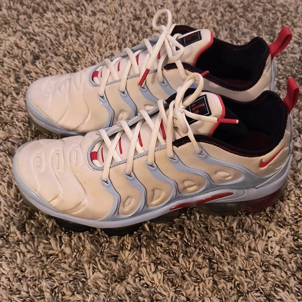 Nike Air VaporMax Plus - White and Red Accents - Picture 2 of 8